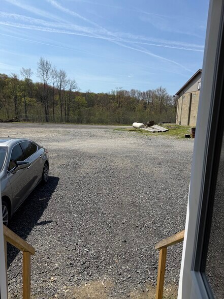 More Photos Of 4881 Pittsburgh Rd, Harrisville Light Distribution For Sale