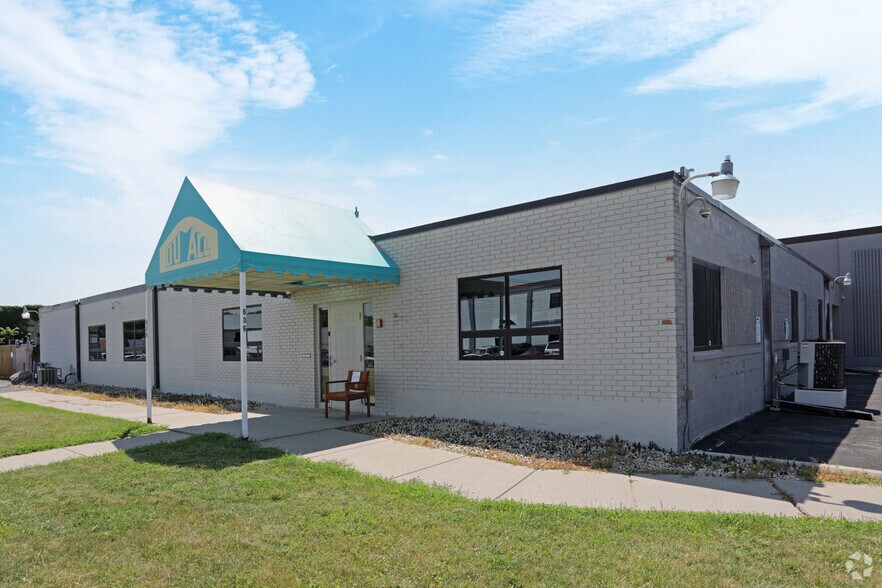 Primary Photo Of 636 NE 39th Ave, Minneapolis Manufacturing For Sale