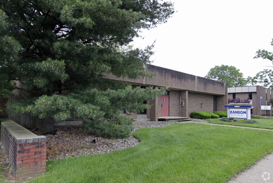 More Photos Of 2127 Hamilton Ave, Hamilton Office For Sale