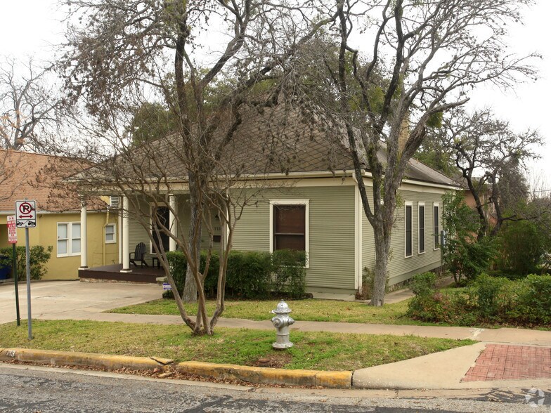 More Photos Of 713 W 14th St, Austin Office For Lease