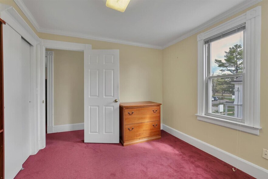 More Photos Of 36 School St, Glastonbury Office For Sale