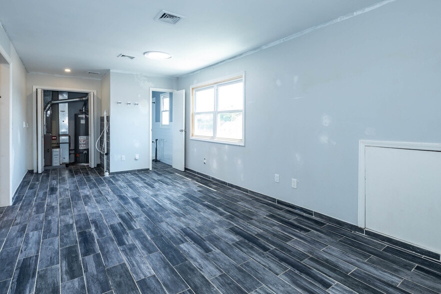 More Photos Of 409 State Route 36, Port Monmouth General Retail For Sale