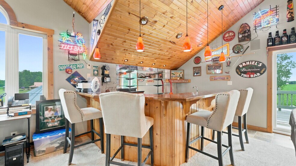 More Photos Of 5920 N 200 E, Leesburg Hospitality For Sale
