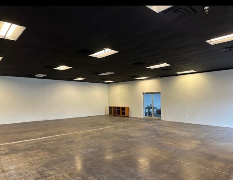 More Photos Of 6500 N Lamar Blvd, Austin General Retail For Lease