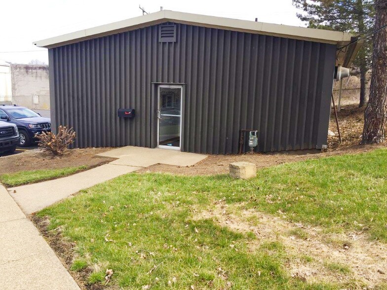 More Photos Of 175 Plumpton Ave, Washington Land For Lease