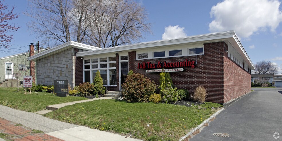 Primary Photo Of 1755 Deer Park Ave, Deer Park Medical For Lease