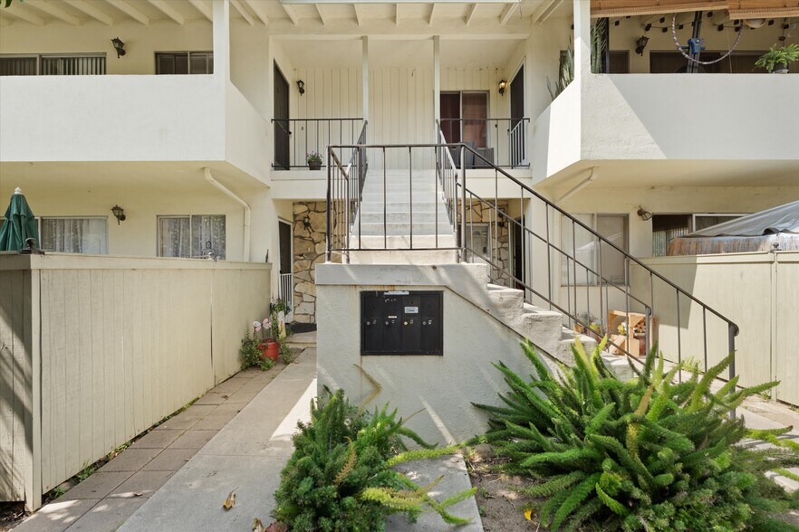 More Photos Of 3728 Redondo Beach Blvd, Torrance Apartments For Sale