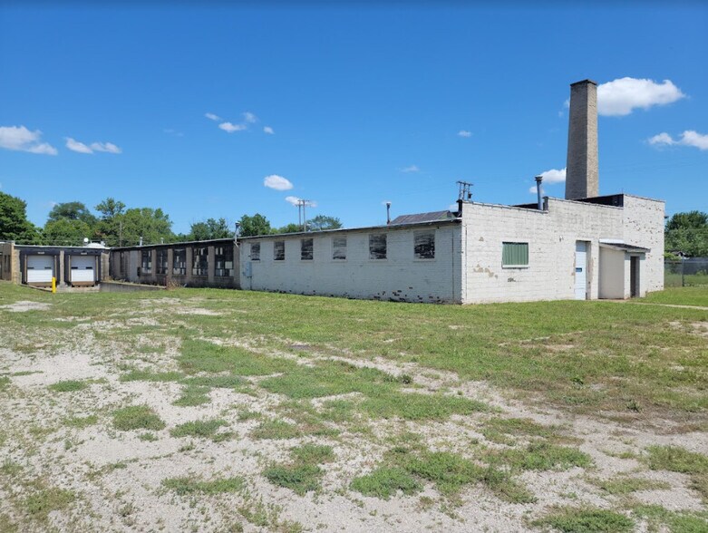 More Photos Of 1900 E Holland Ave, Saginaw Warehouse For Sale