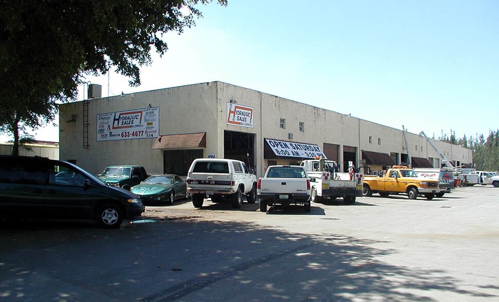 More Photos Of 3700 NW South River Dr, Miami Warehouse For Lease