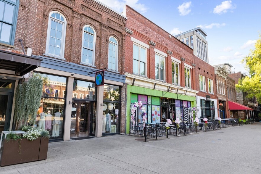 More Photos Of 16-20 Market Sq, Knoxville Apartments For Sale