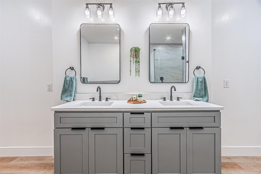 More Photos Of 2376 Longhorn St, Dallas Apartments For Sale