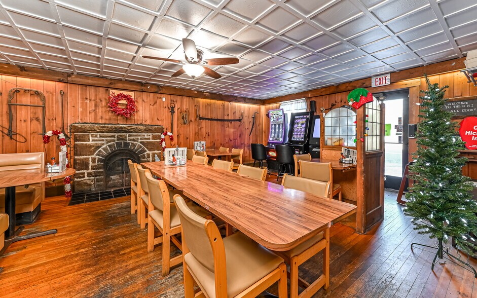 More Photos Of 125 Main St, Hickory Restaurant For Sale
