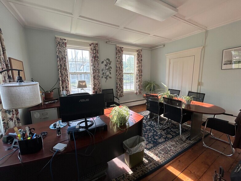 More Photos Of 87 Washington St, Conway Office For Sale