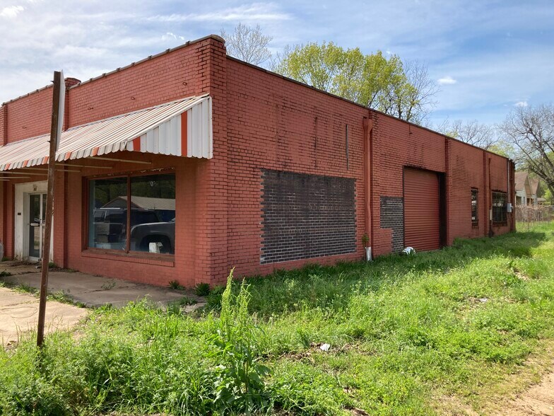 More Photos Of 302 S Louise St, Atlanta Light Manufacturing For Sale