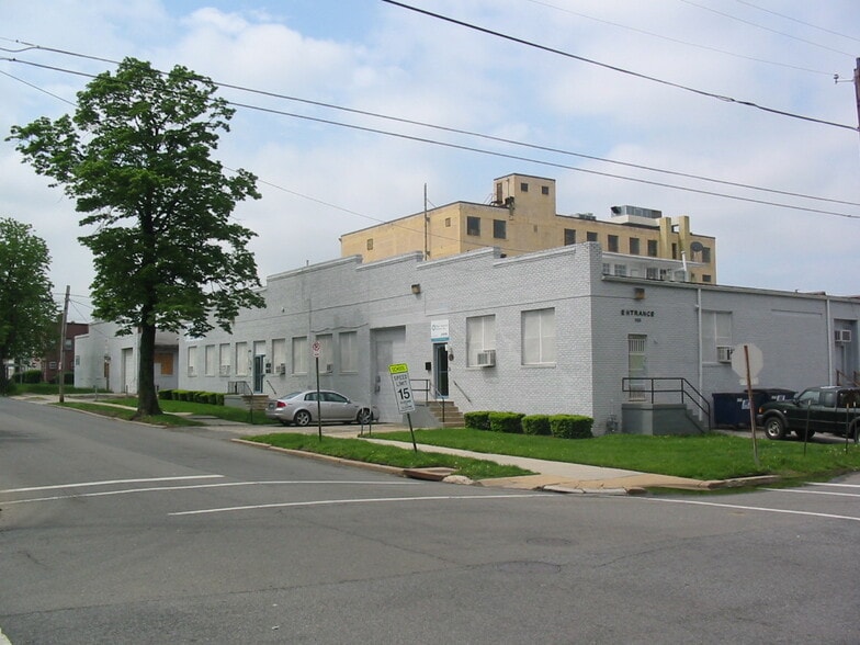 Primary Photo Of 2828 10th St NE, Washington Warehouse For Lease