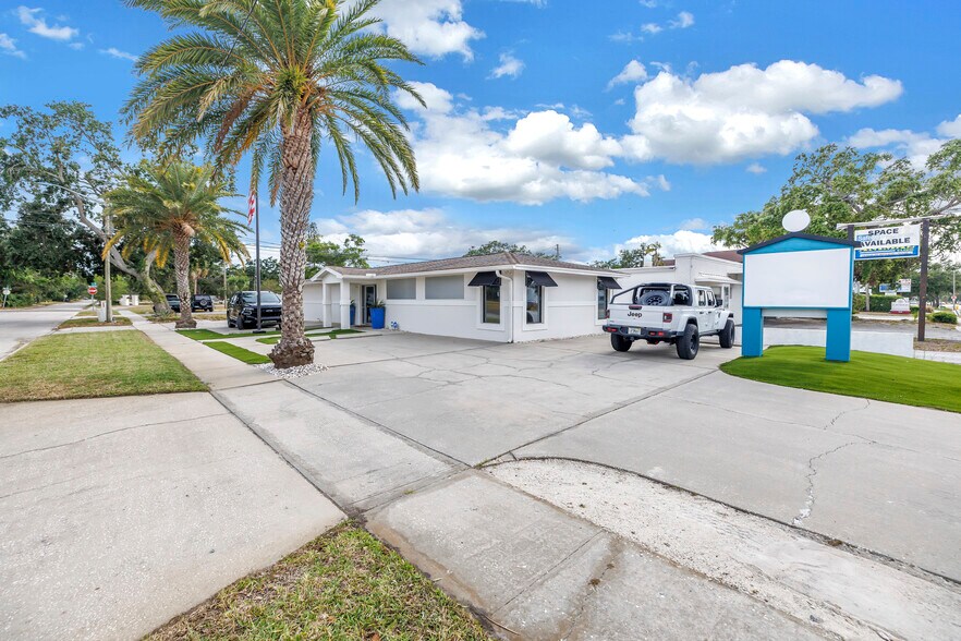 More Photos Of 5500 Central Ave, Saint Petersburg Office Residential For Sale