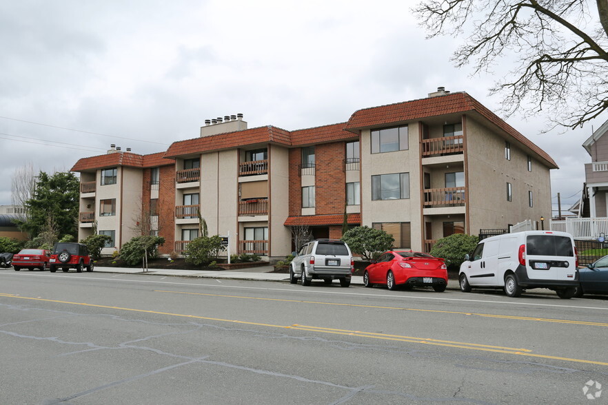 Primary Photo Of 3209 Colby Ave, Everett Office Residential For Lease