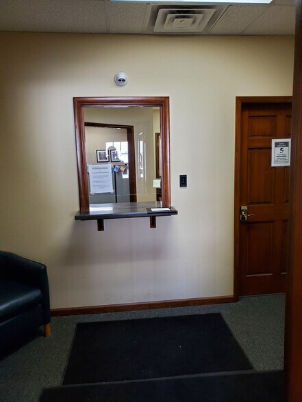More Photos Of 6327 Molloy Rd, East Syracuse Unknown For Lease