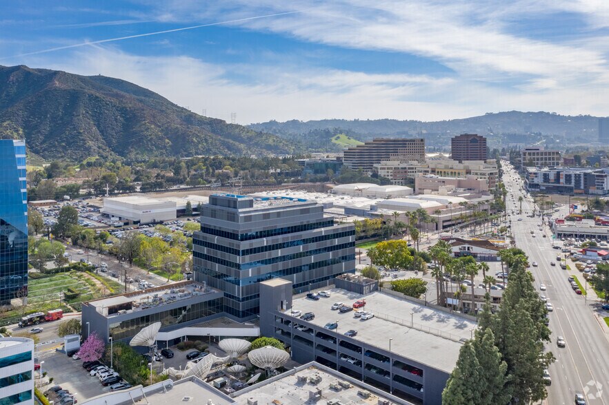 More Photos Of 2901 W Alameda Ave, Burbank Office For Lease