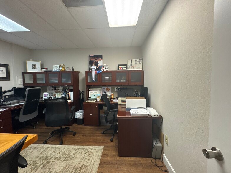 More Photos Of 537 Douglas Ave, Dunedin Storefront For Lease