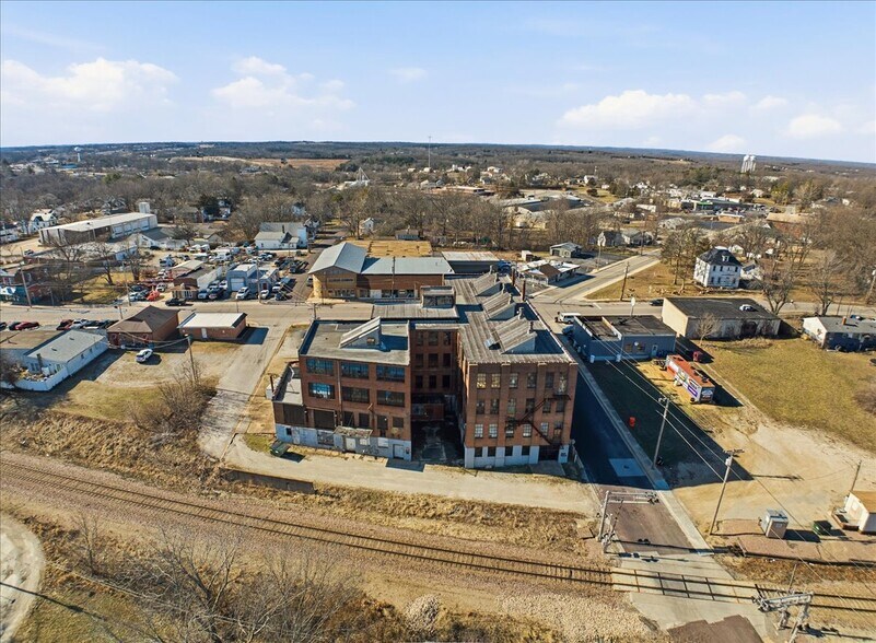 More Photos Of 160 N Main St, Saint Clair Industrial For Sale