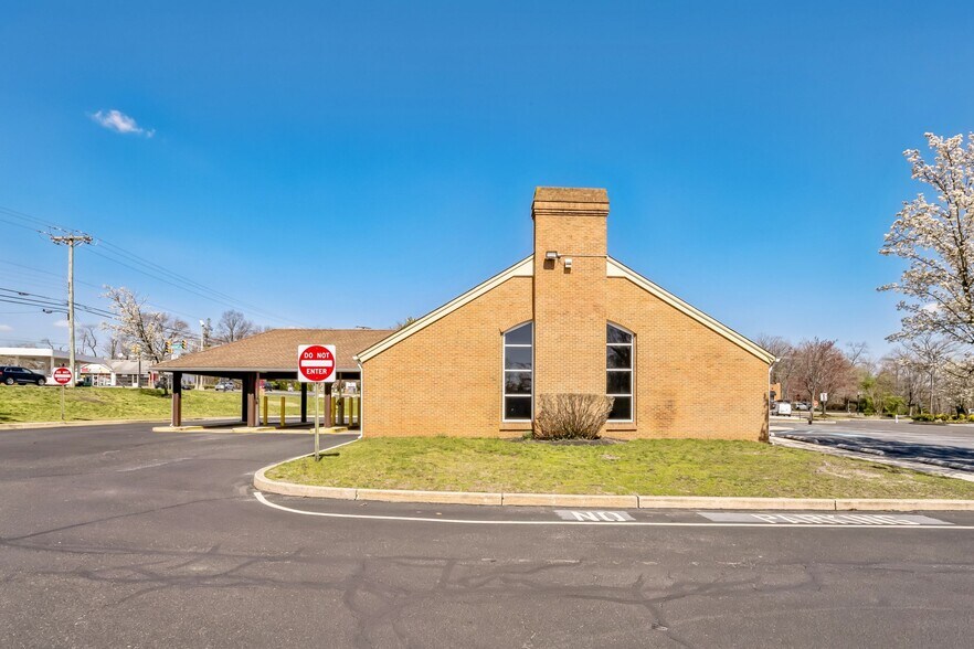 More Photos Of 50 E Clementon Rd, Gibbsboro Bank For Sale