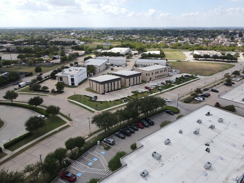 More Photos Of 4305 Marsh Ridge Rd, Carrollton Showroom For Sale