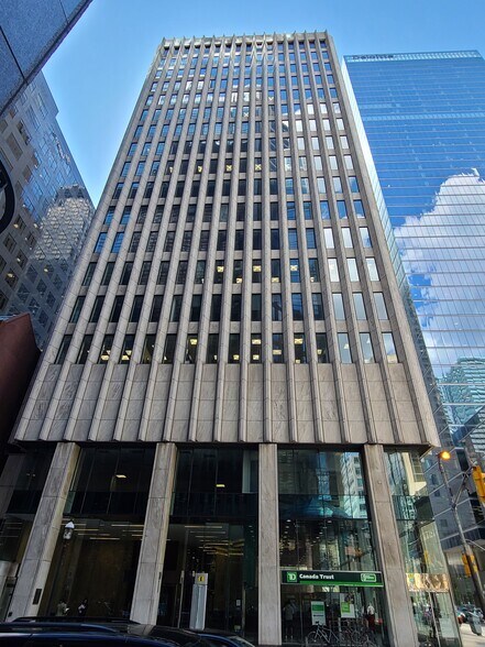 More Photos Of 110 Yonge St, Toronto Office For Lease