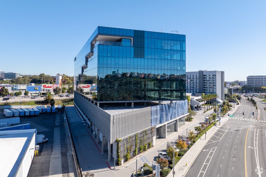 More Photos Of 6181 W Centinela Ave, Culver City Loft Creative Space For Lease