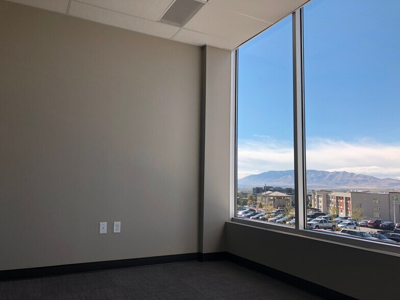 More Photos Of 2901 W Bluegrass Blvd, Lehi Office For Lease