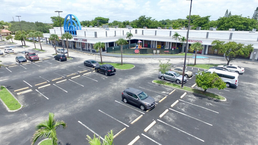 More Photos Of 2901 W Oakland Park Blvd, Lauderdale Lakes Unknown For Lease