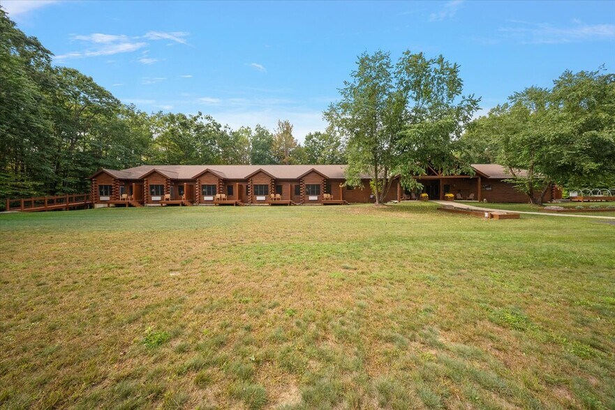 More Photos Of 3943 N Skookum Rd, Luther Hotel For Sale