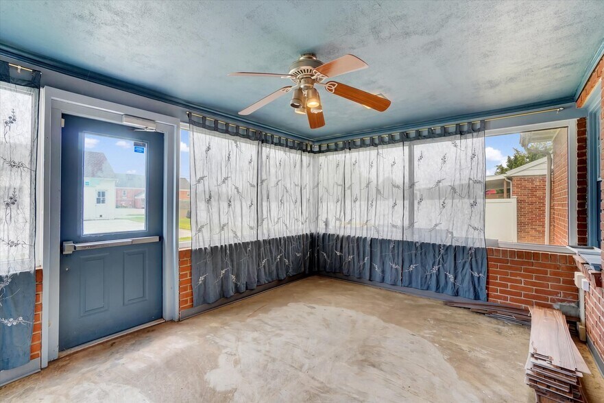 More Photos Of 2260 Carlisle Rd, York Office For Sale