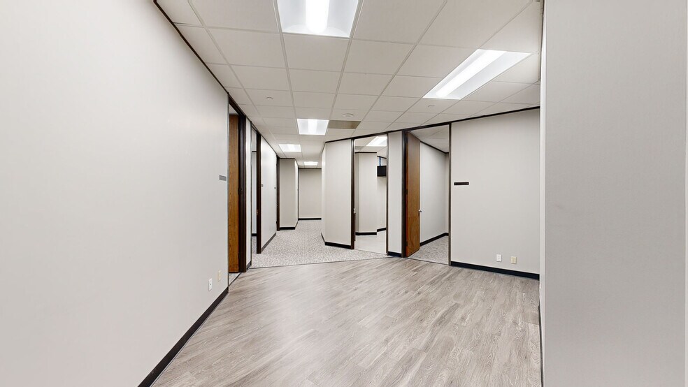 More Photos Of 11767 Katy Fwy, Houston Office For Lease