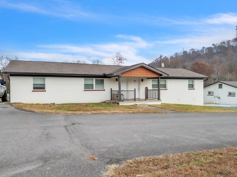 More Photos Of 1900 Dutch Valley Dr, Knoxville Multifamily For Sale