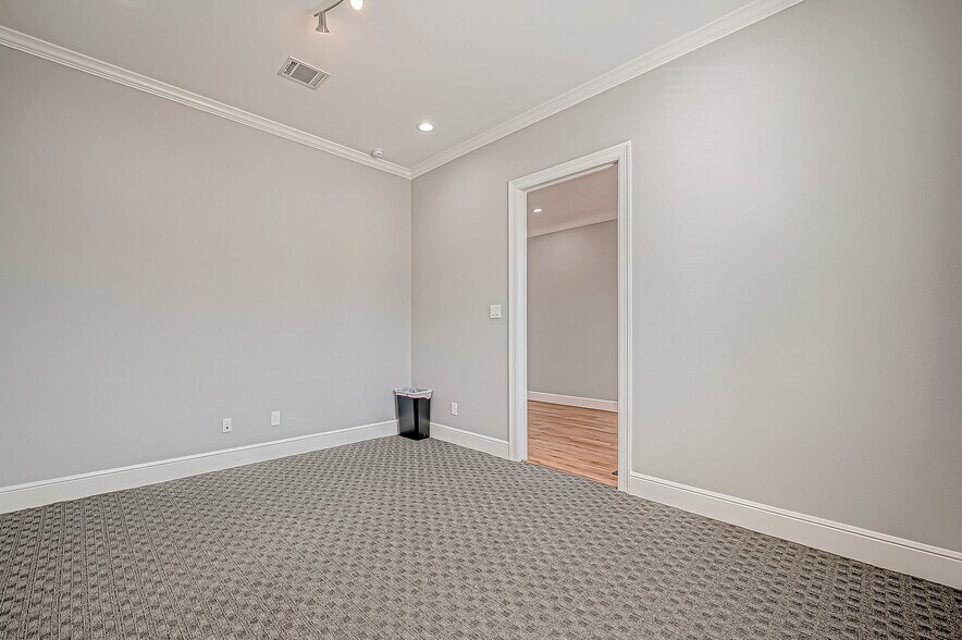 More Photos Of 18514 Green Land Way, Houston Medical For Lease