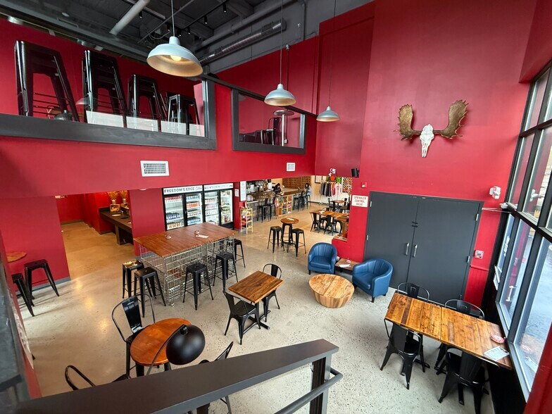 More Photos Of 31 Diamond St, Portland Restaurant For Lease