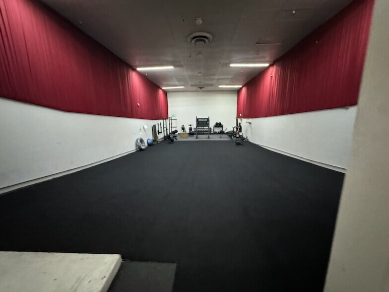 More Photos Of 949-963 W Pacheco Blvd, Los Banos Freestanding For Lease