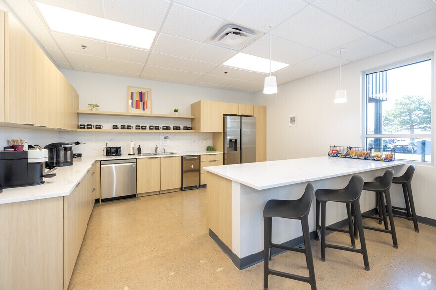 More Photos Of 5180 Fox St, Denver Warehouse For Lease