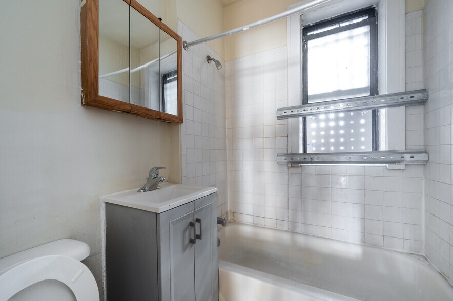 More Photos Of 7763 S South Shore Dr, Chicago Apartments For Sale