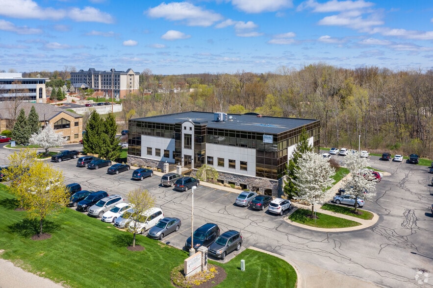 More Photos Of 330 E Beltline Ave, Grand Rapids Medical For Lease