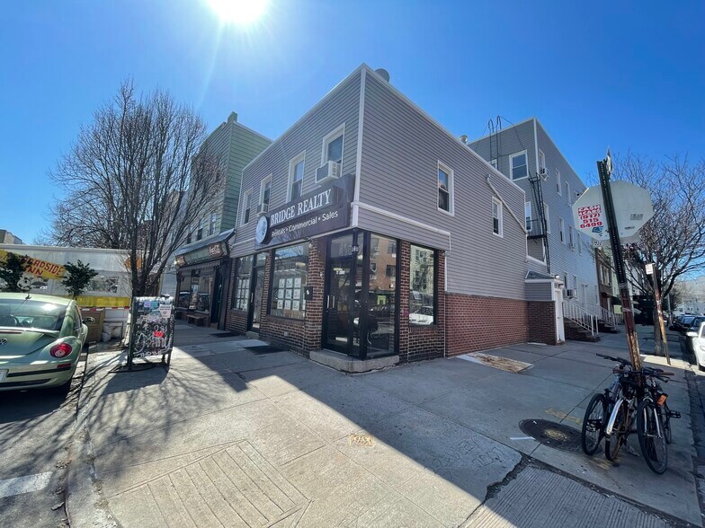 More Photos Of 713 Lorimer St, Brooklyn Storefront Retail Residential For Lease