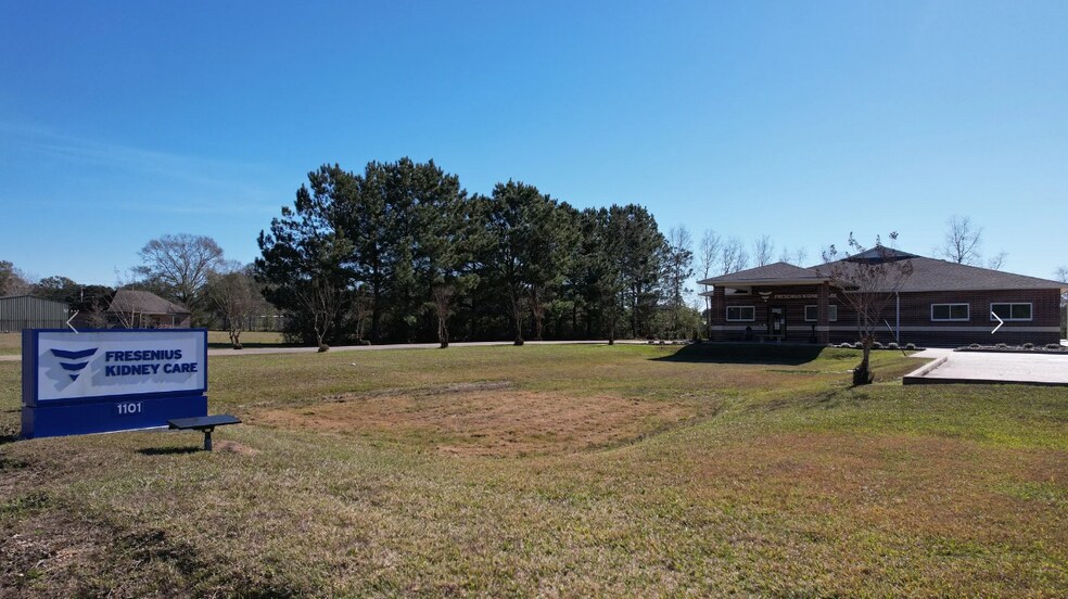 More Photos Of 1101 Nile St, Eunice Medical For Sale