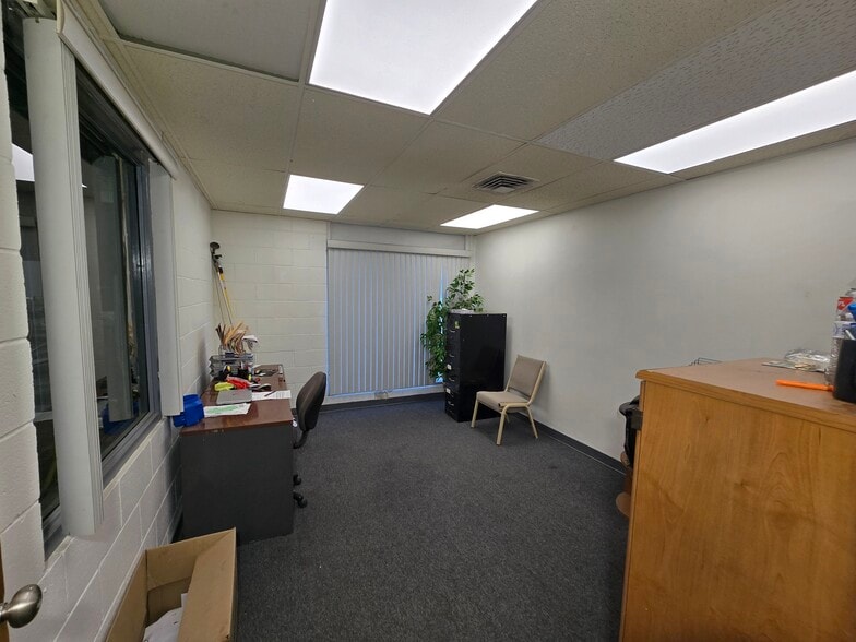 More Photos Of 8310 Airport Hwy, Holland Warehouse For Sale