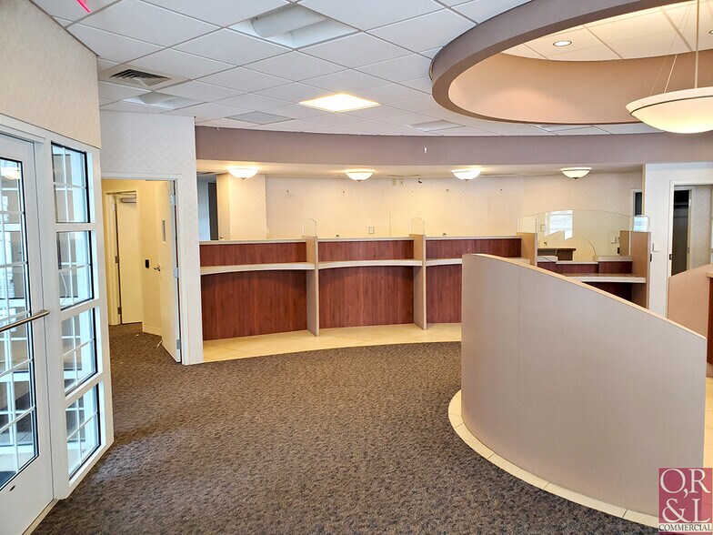 More Photos Of 768 N Main St, Manchester Bank For Lease