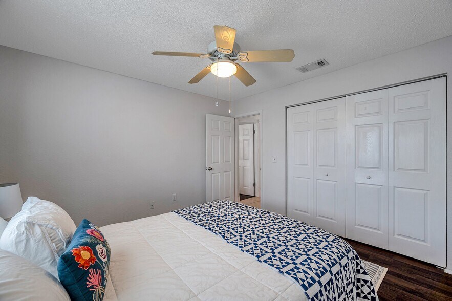 More Photos Of 1809 Gulf Blvd, Indian Rocks Beach Apartments For Sale