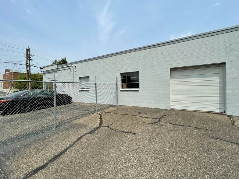 More Photos Of 1361-1365 Tennessee Ave, Cincinnati Warehouse For Sale