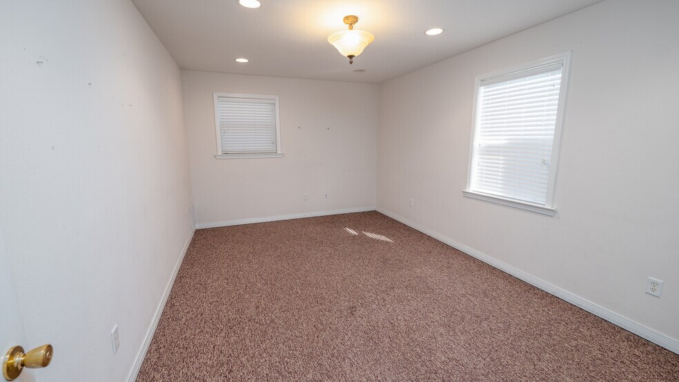 More Photos Of 6460 Justice Ave, Milton Office For Sale