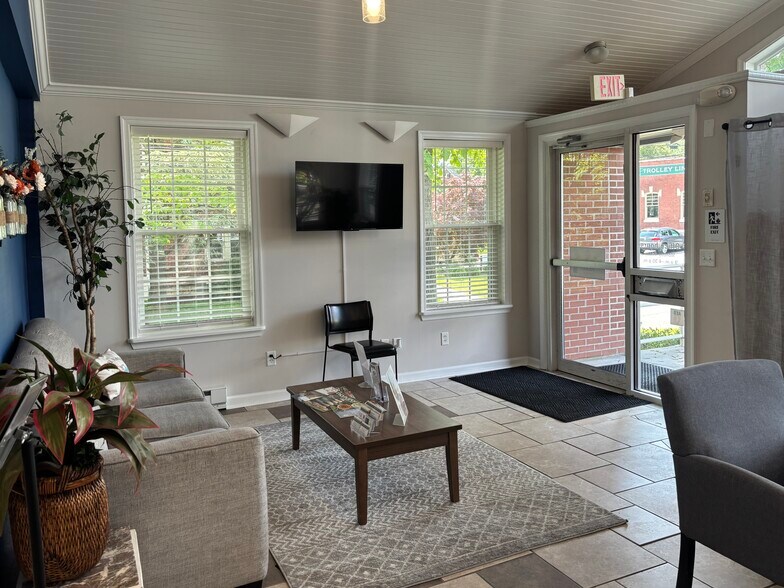 More Photos Of 53 W Brandt Blvd, Salunga Office Residential For Lease