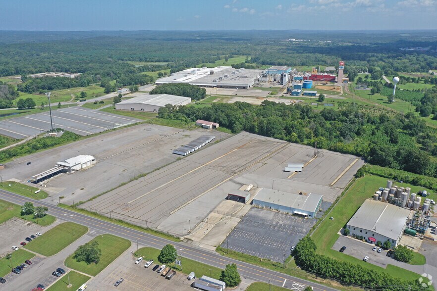 More Photos Of 406 Summit Rd, Eden Truck Terminal For Sale